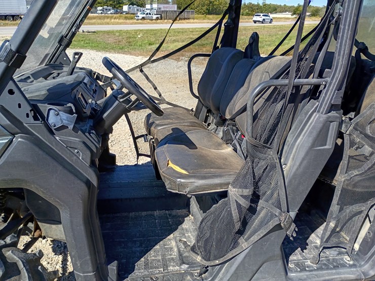 #22111-•-2022-can-am-hd-10-4-seater-side-by-side-image-22