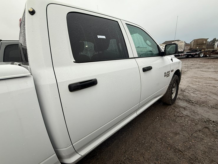 2019-dodge-1500-image-15