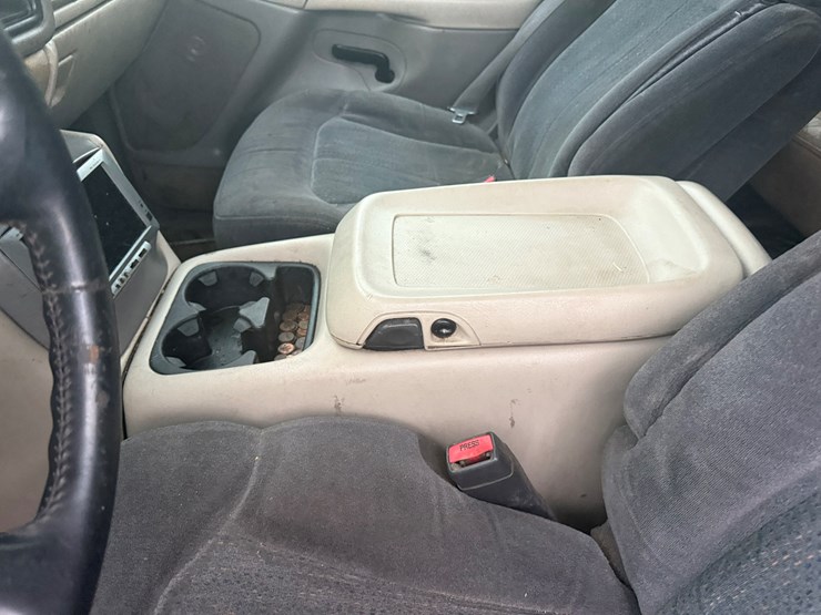 2000-chevrolet-tahoe-image-33