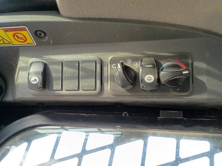 2012-caterpillar-289c-image-18