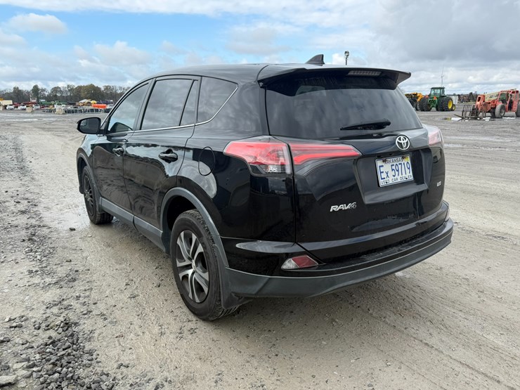 2018-toyota-rav4-image-7