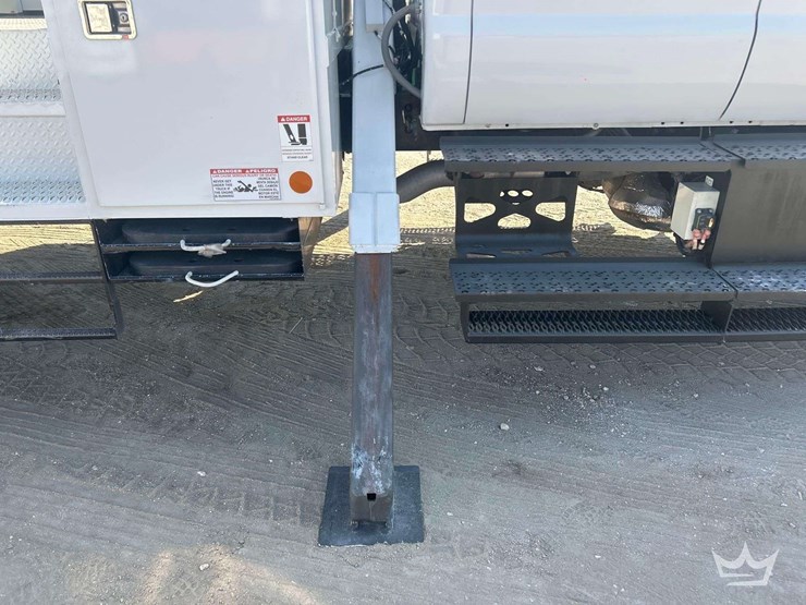 2017-ford-f750-image-37