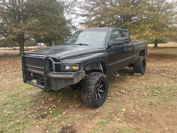 1997-dodge-2500-image-1