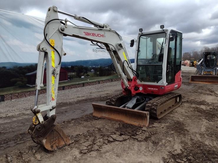 takeuchi-tb240-image-47