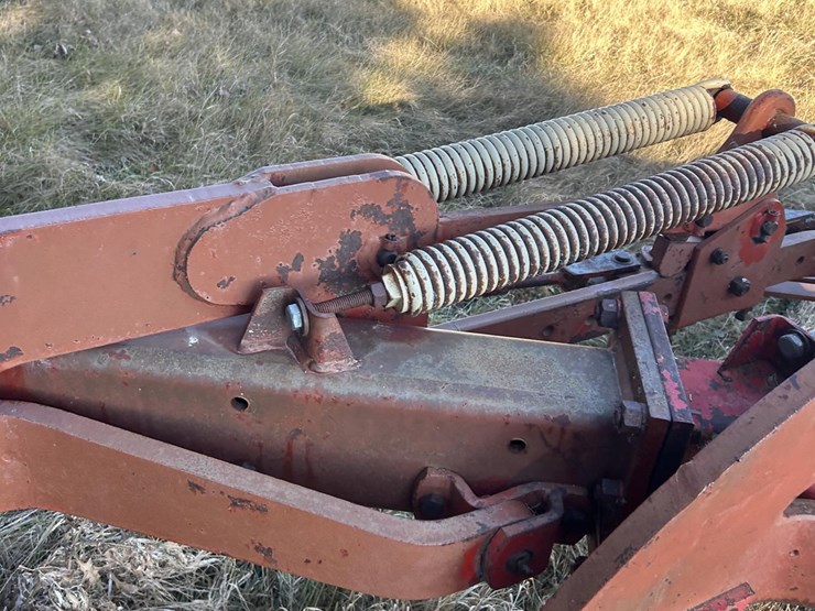 melroe-6-bottom-plow-image-13