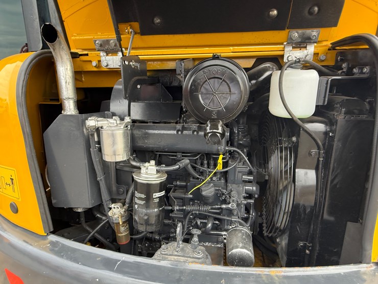 komatsu-pc56-7-image-17