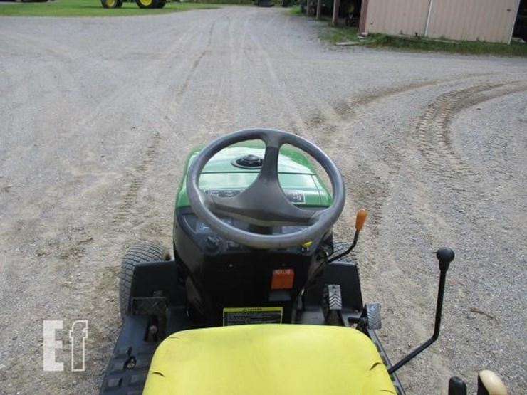 john-deere-2305-image-4