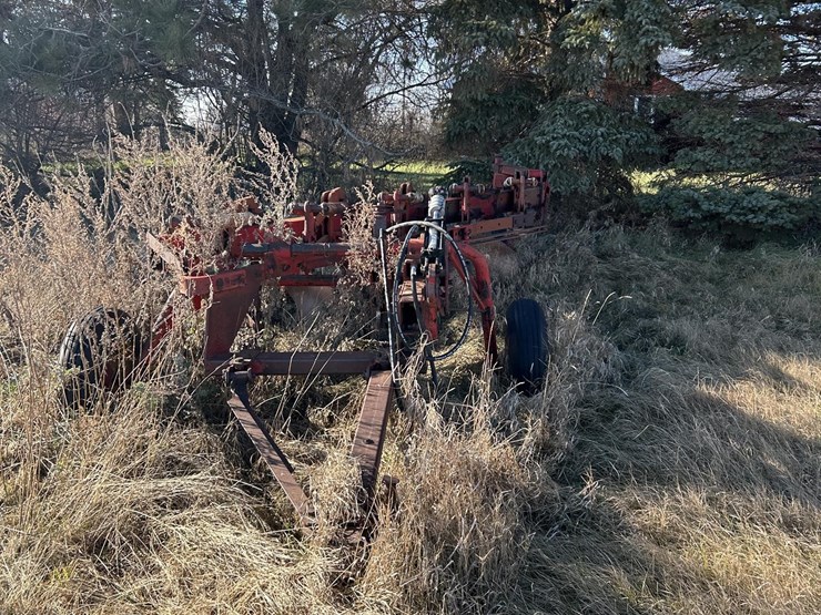 melroe-6-bottom-plow-image-2