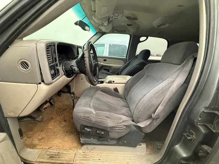 2000-chevrolet-tahoe-image-30