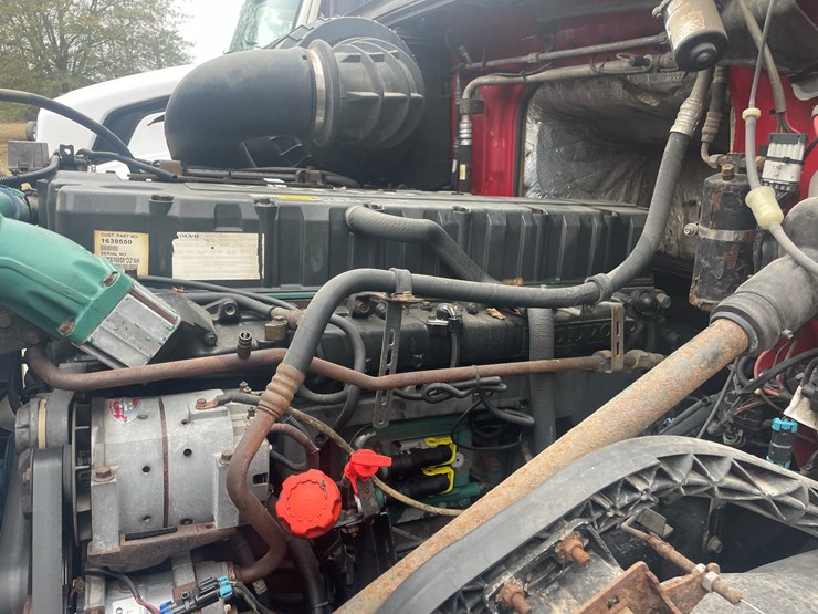 2008-volvo-10-image-22