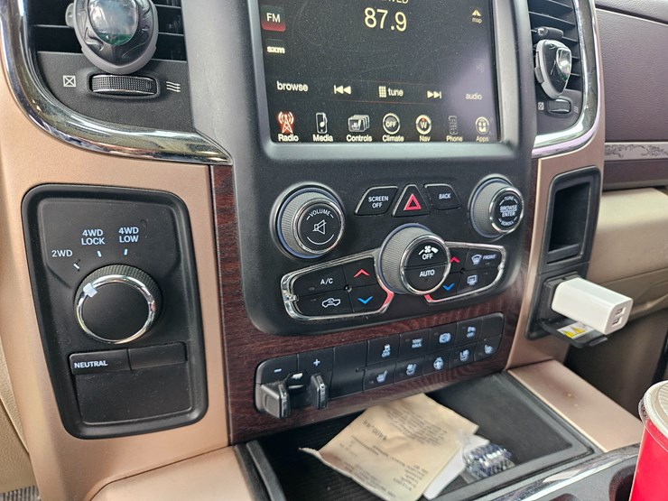 2014-dodge-2500-image-44