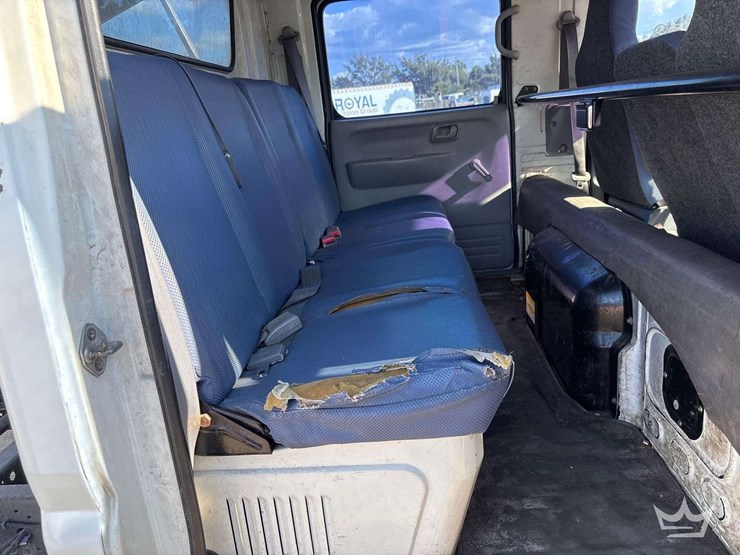 2007-mitsubishi-fuso-fe84d-image-22