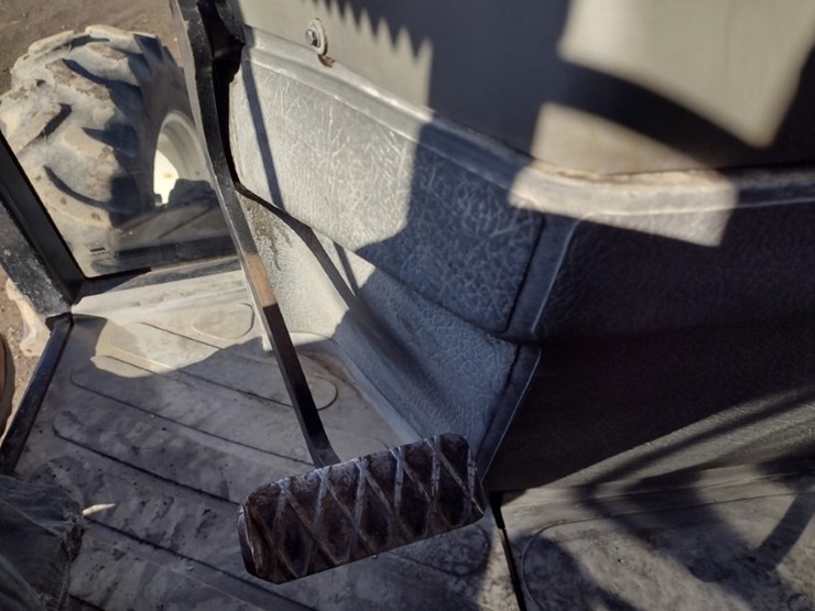 new-holland-4630-image-14