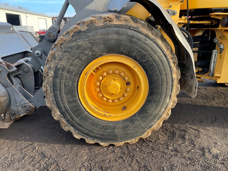 2013-volvo-l70g-image-9