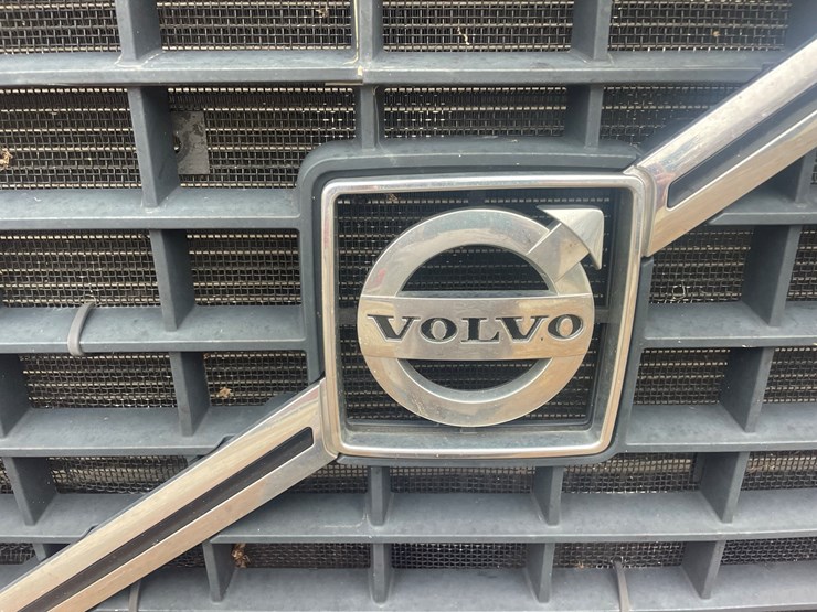 2008-volvo-10-image-31