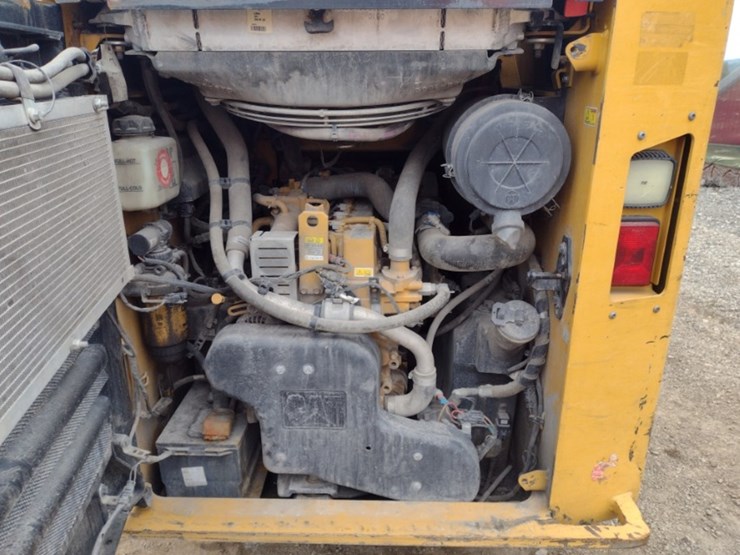 20-caterpillar-262d3-image-25