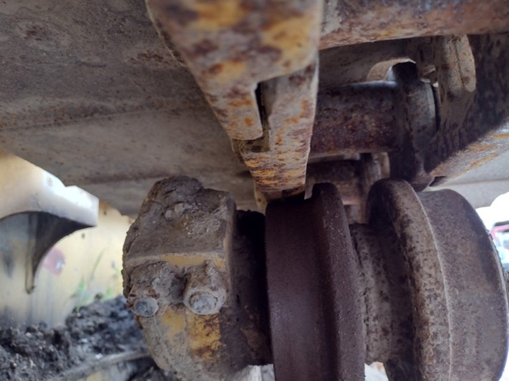 2009-deere-650j-lgp-image-26