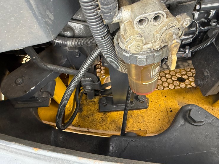 komatsu-pc56-7-image-15