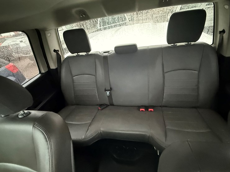 2019-dodge-1500-image-38