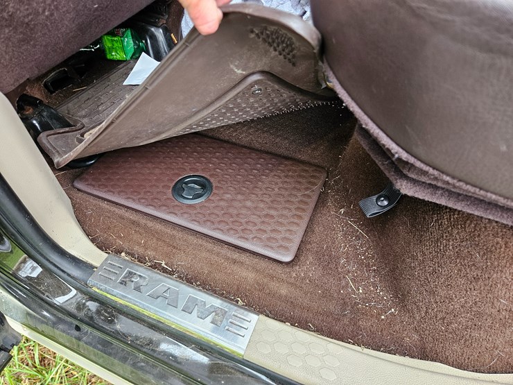 2014-dodge-2500-image-50