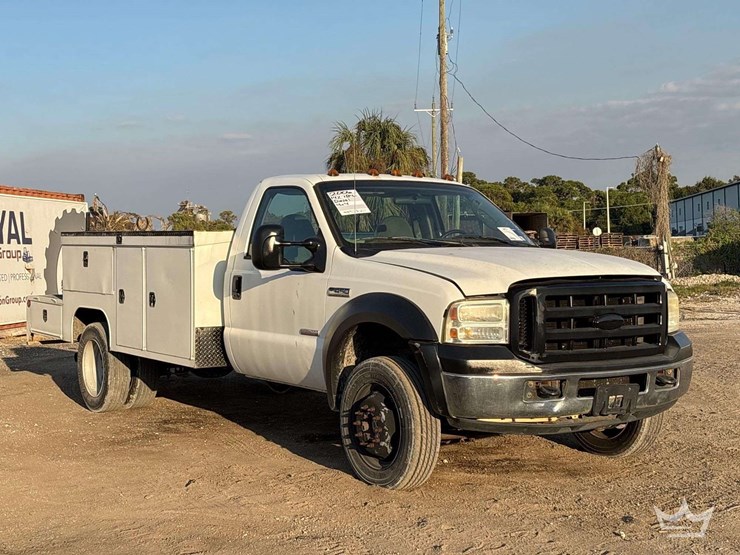 2006-ford-f450-image-25