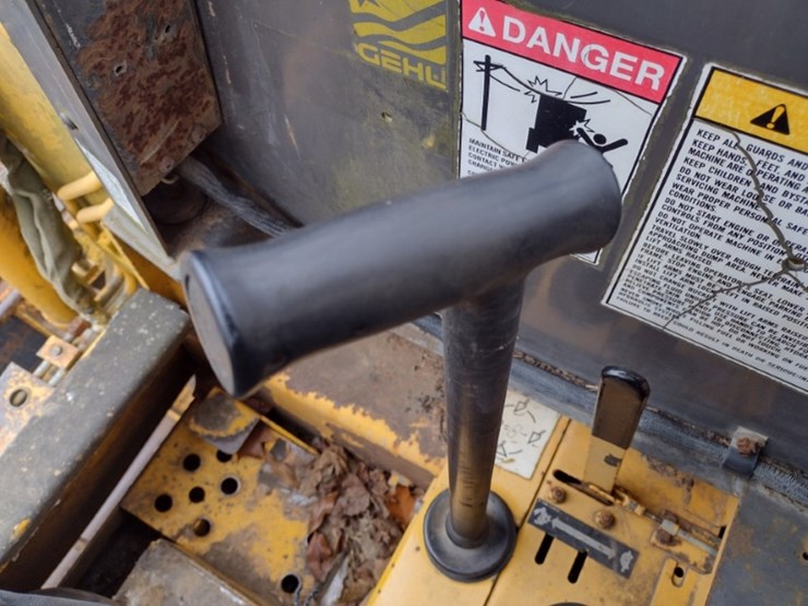 gehl-5635sxt-image-8