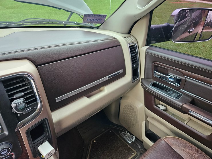 2014-dodge-2500-image-38