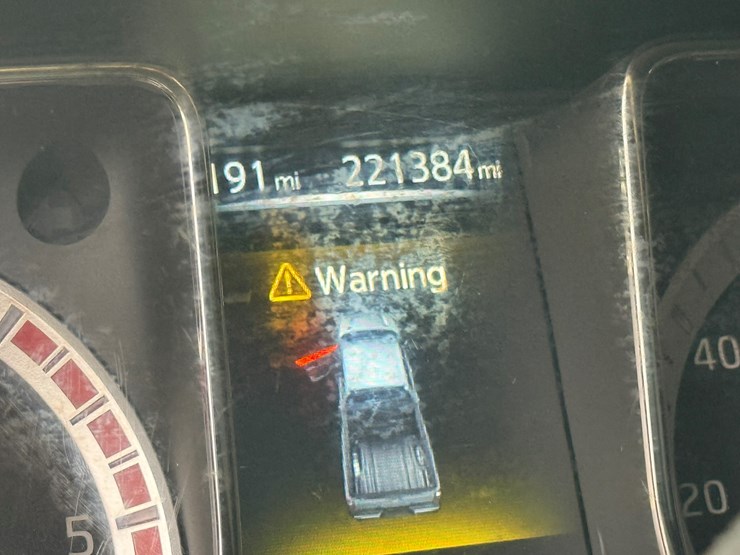 2017-nissan-titan-image-38