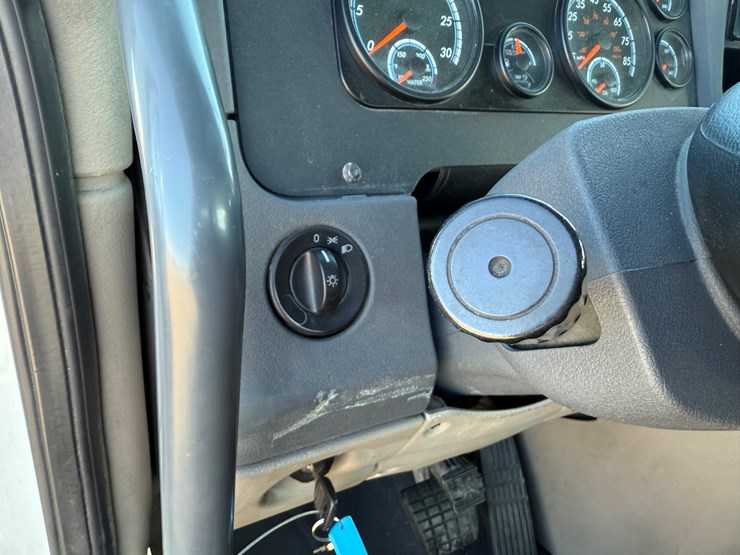 2018-freightliner-cascadia-125-image-53