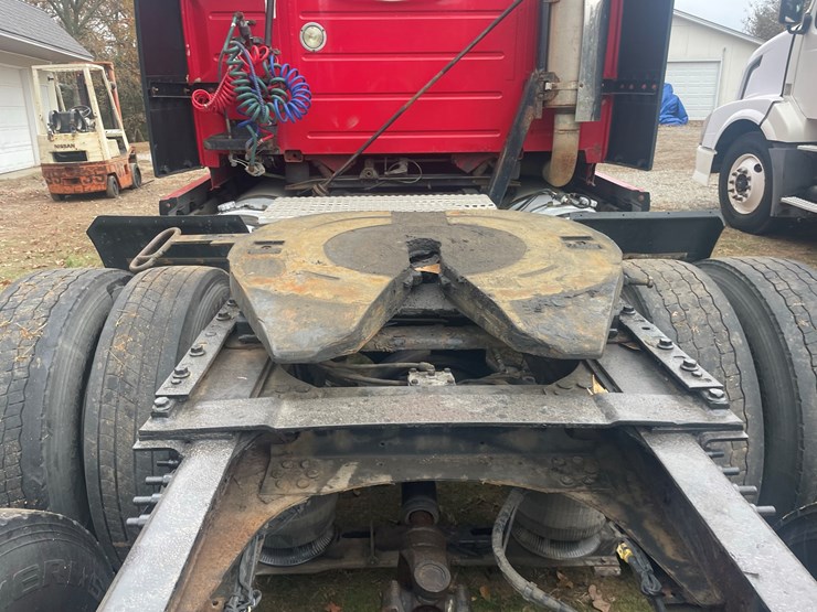 2008-volvo-10-image-6