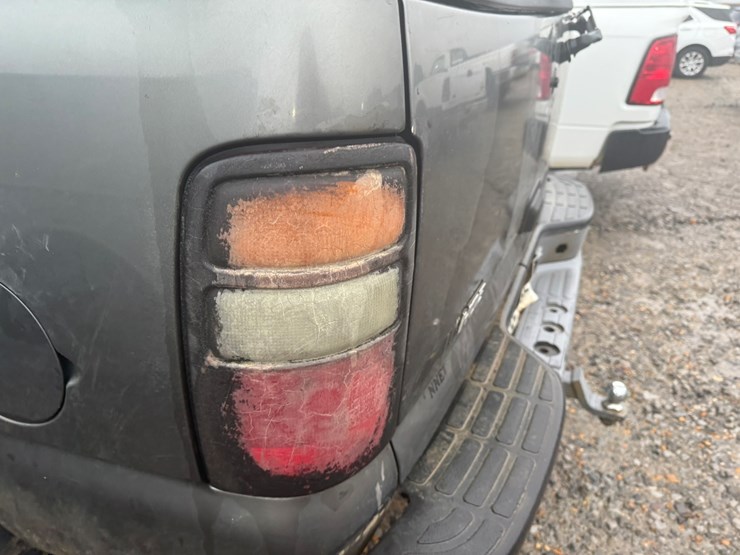 2000-chevrolet-tahoe-image-15