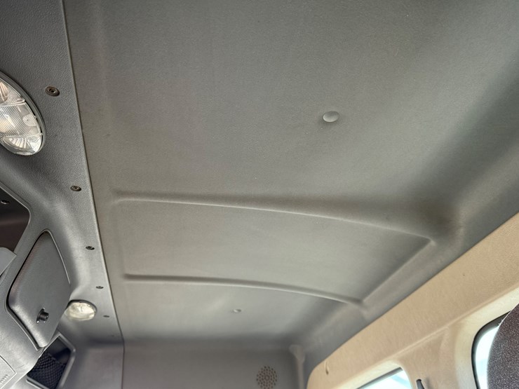 2018-freightliner-cascadia-125-image-42