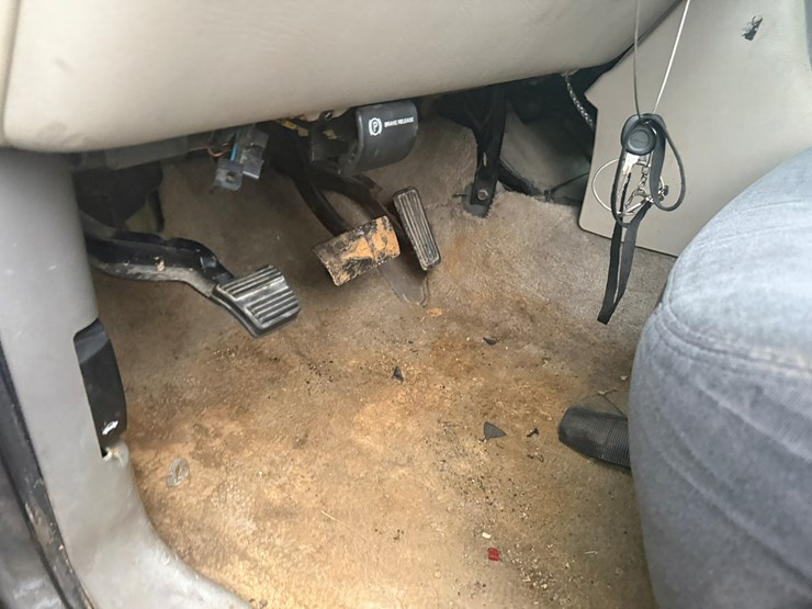 2000-chevrolet-tahoe-image-29