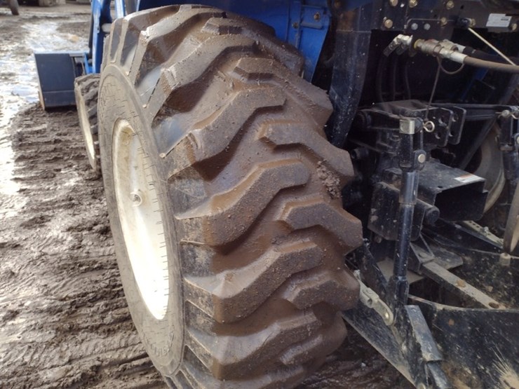 new-holland-boomer-37-image-20