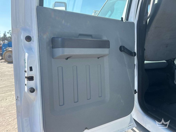 2017-ford-f750-image-19