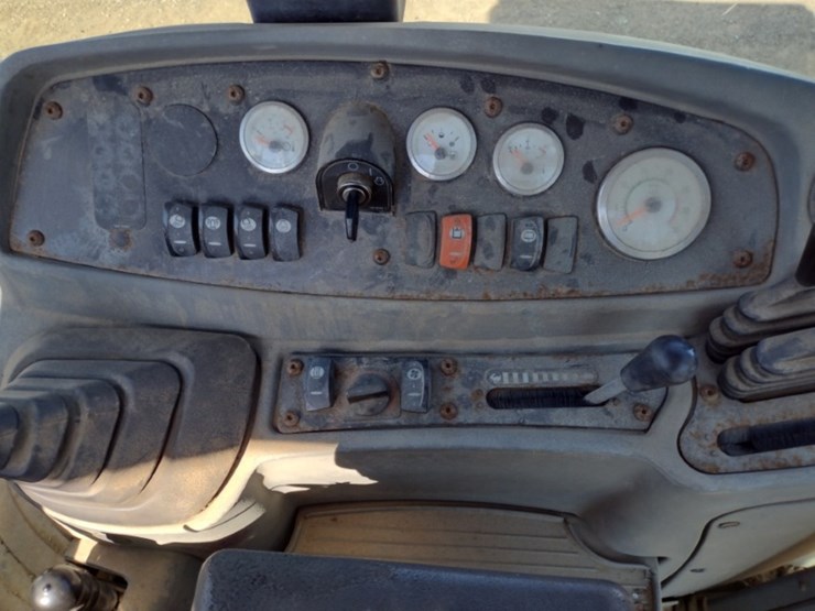 caterpillar-420d-image-10