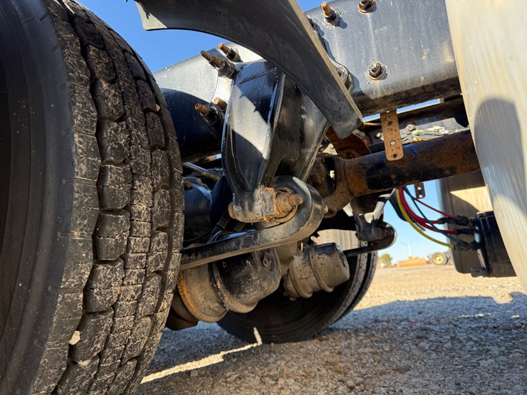 2018-freightliner-cascadia-125-image-30