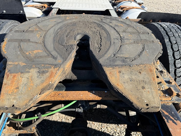 2018-freightliner-cascadia-125-image-9