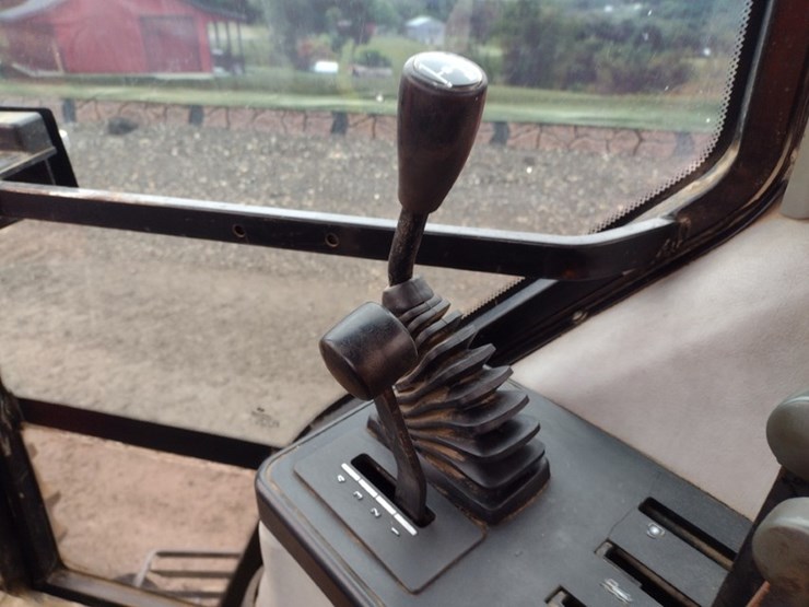 case-ih-5230-image-10