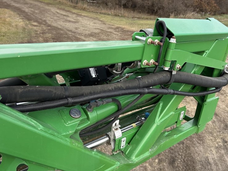 2017-john-deere-r4038-image-51
