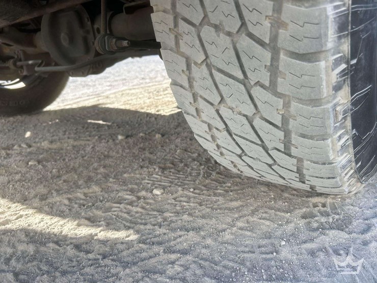 2011-ram-1500-pickup-truck-image-22