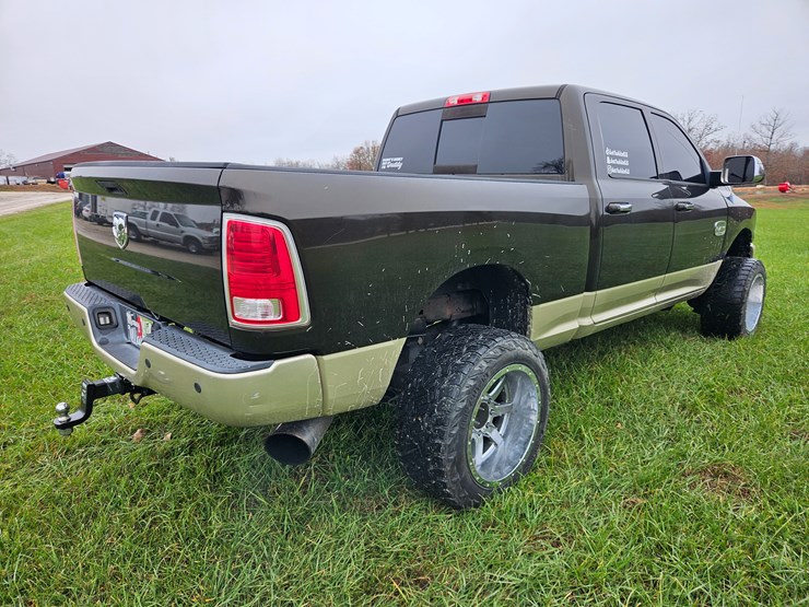 2014-dodge-2500-image-14