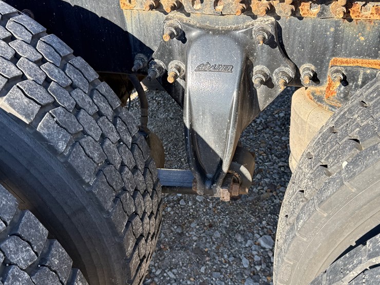 2018-freightliner-cascadia-125-image-32