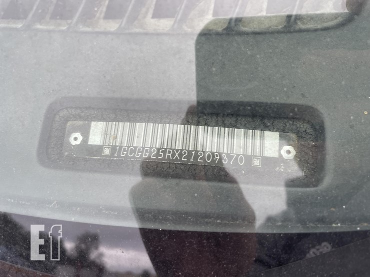 2002-chevrolet-express-2500-image-22