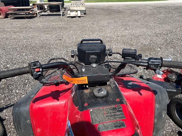 #1082-•-1986-kawasaki-300-atv-(no-registration-card)-image-6