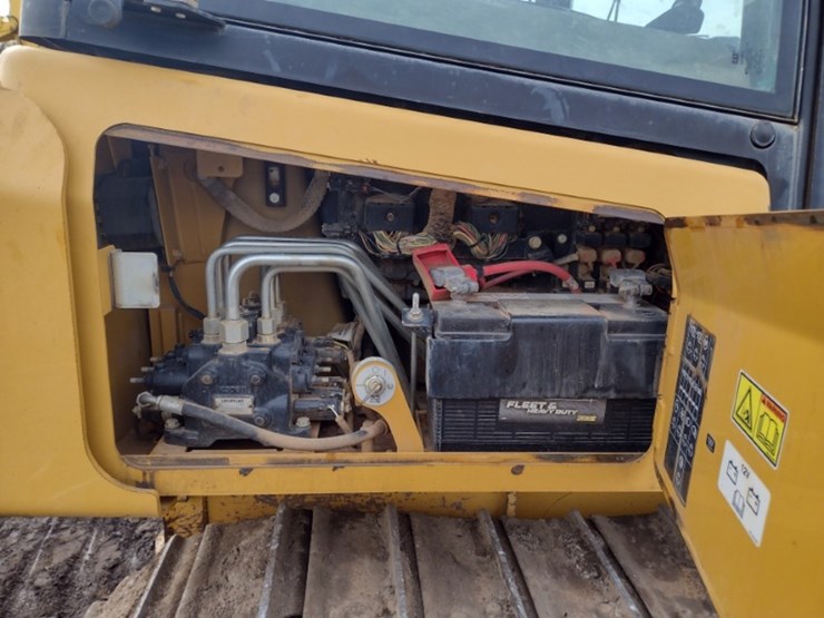 caterpillar-d5k2-lgp-image-41