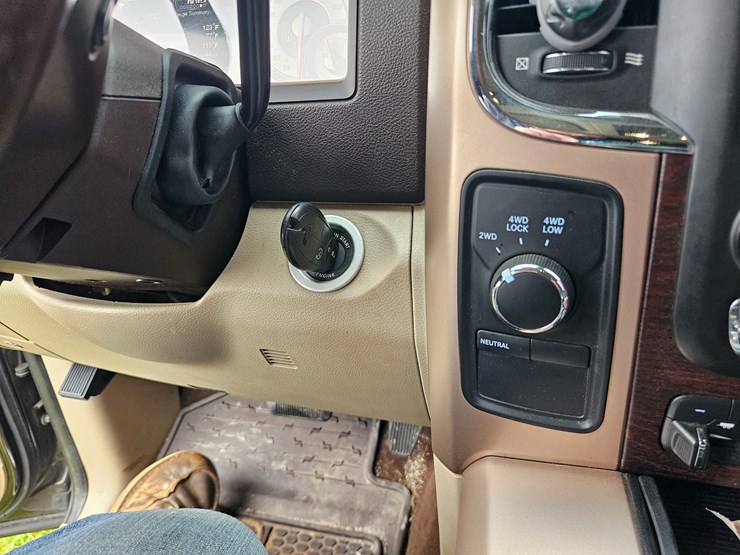 2014-dodge-2500-image-46