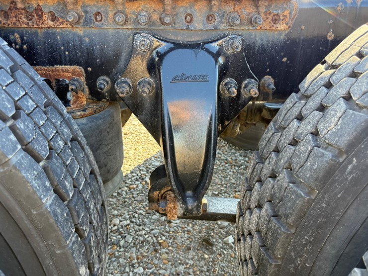 2018-freightliner-cascadia-125-image-15