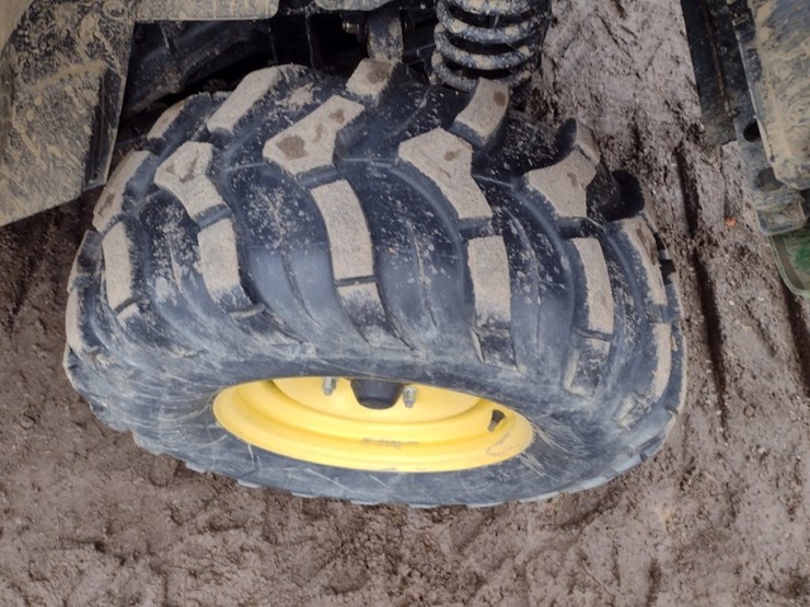 john-deere-gator-image-14