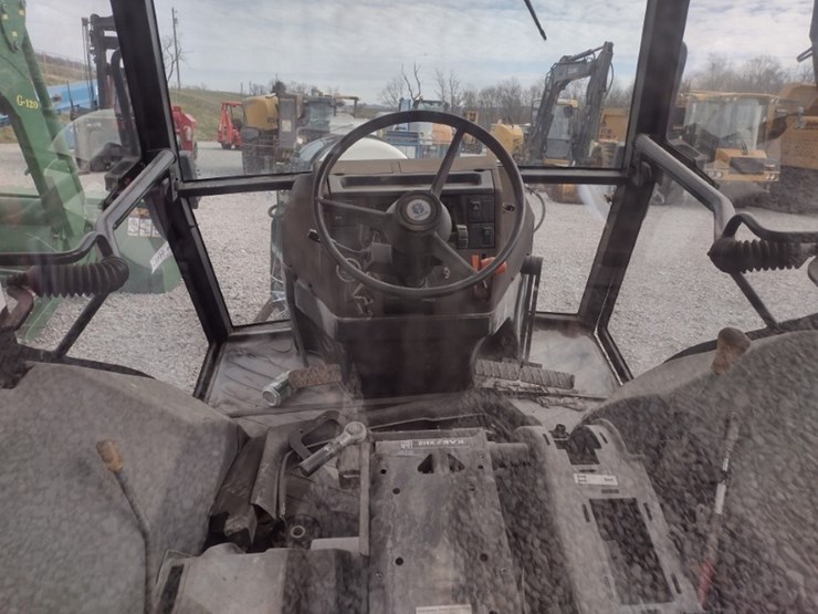 new-holland-3930-image-10